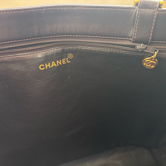 Authentic CHANEL brown CC large lambskin executive tote gold hardware - Picture 12 of 16